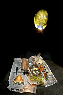 When Light Depicts Stories
